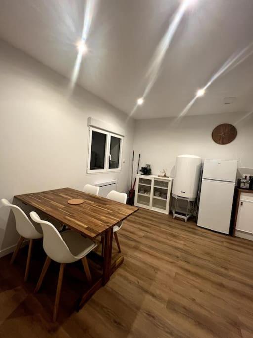 Jolie Maison Avec Courette Bourges Exteriör bild