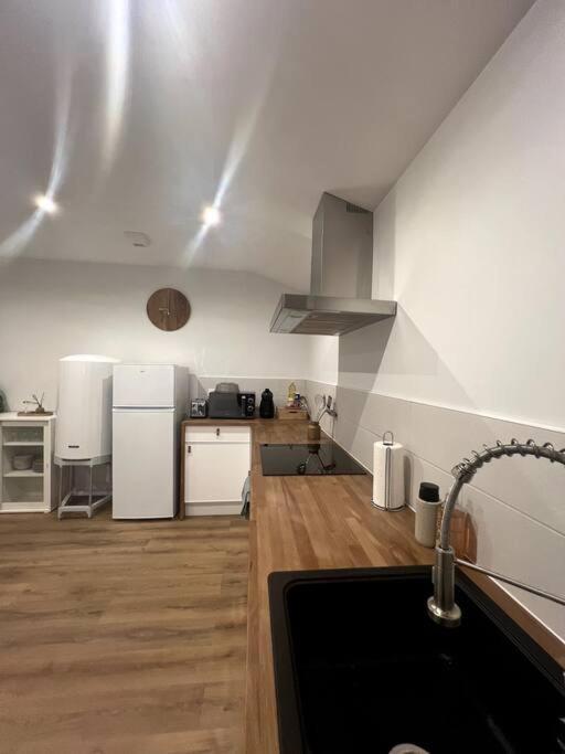 Jolie Maison Avec Courette Bourges Exteriör bild
