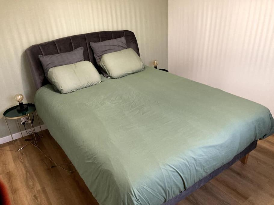 Jolie Maison Avec Courette Bourges Exteriör bild