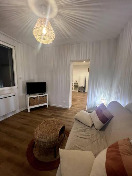 Jolie Maison Avec Courette Bourges Exteriör bild