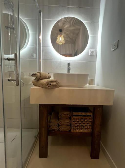 Jolie Maison Avec Courette Bourges Exteriör bild