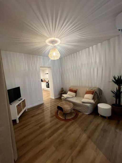 Jolie Maison Avec Courette Bourges Exteriör bild
